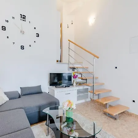 Ferienwohnung Fur 5 Personen Ca 65 Qm In Split, Dalmatien Mitteldalmatien Lejlighed *