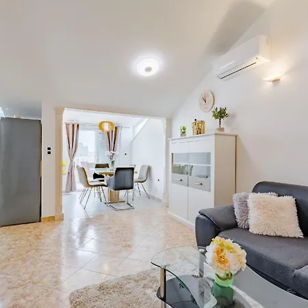 Ferienwohnung Fur 5 Personen Ca 65 Qm In Split, Dalmatien Mitteldalmatien Split