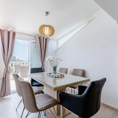 Apartment Ferienwohnung Fur 5 Personen Ca 65 Qm In Split, Dalmatien Mitteldalmatien *